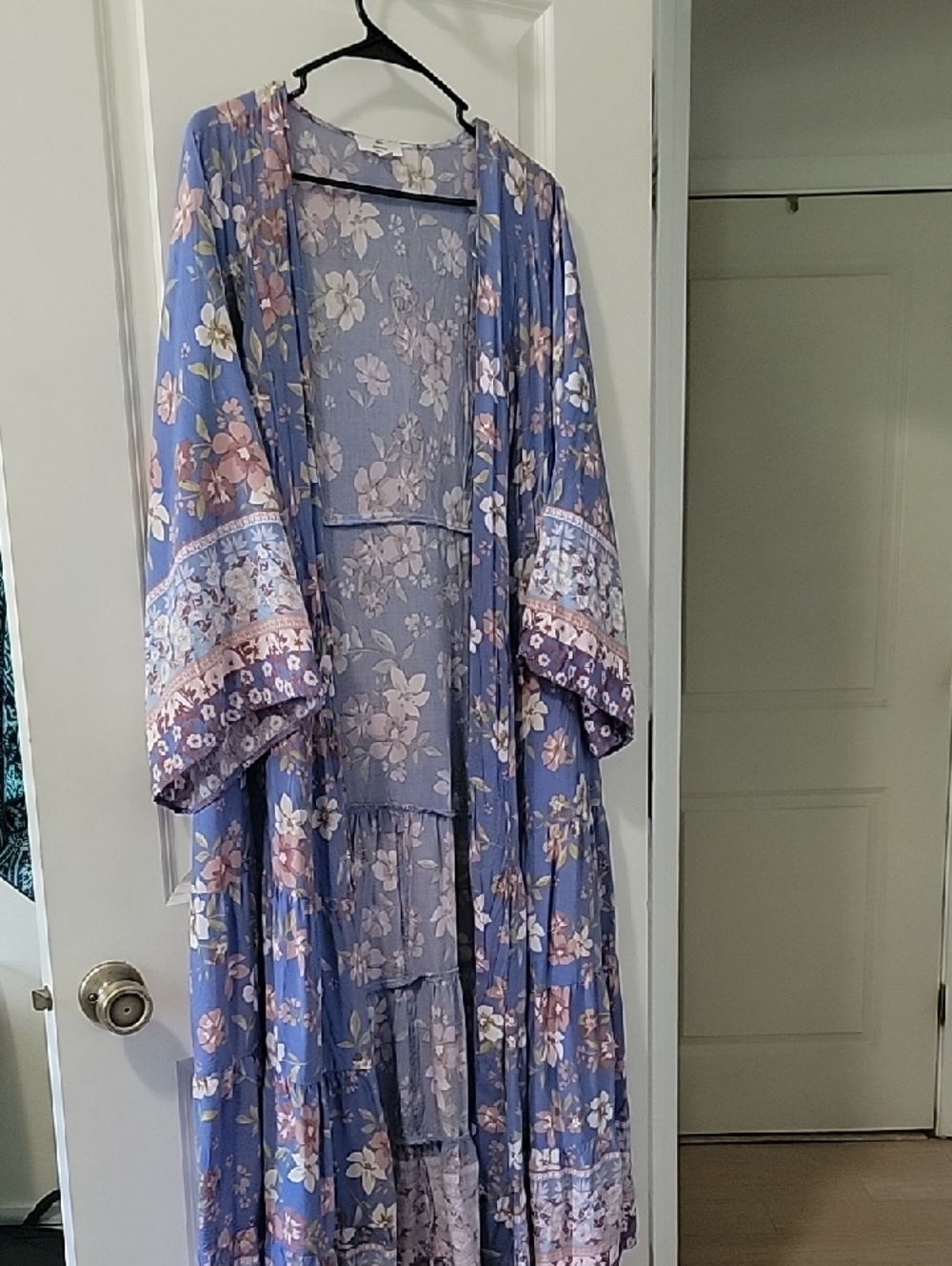 entro Floral Maxi Kimono in Lavender and Cream